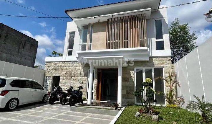 PROMO!!!
DAPATKAN DISC PEMBELIAN UNIT RUMAH SEBESAR RP 100.000.000

RUMAH MEWAH EKLUSIF 2 LANTAI DI DEKAT HOTEL HYATT JALAN PALAGAN, SENDANGADI, MLATI, YOGYAKARTA.

● KAVLING A
Type Rumah 140
Luas Tanah 199
Harga Rp 2.300.000.000

DENAH RUMAH:
• Kamar Tid 2