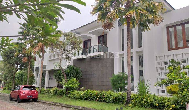 DIJUAL RUMAH MEWAH UTARA UGM DALAM PERUMAHAN DI JALAN KALIURANG KM 8 SLEMAN YOGYAKARTA
Dekat jalan damai di Jlan km 9,5 Rumah HGB Barat Bagus 1