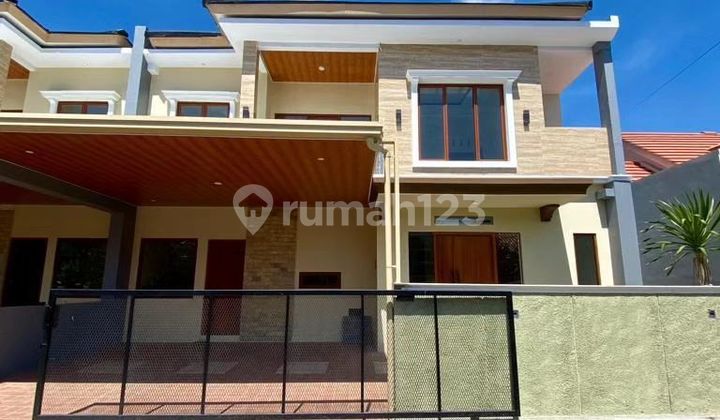 LUXURIOUS 2-STORY NEW TWIN UNITS ON PALAGAN KM 8 STREET NEAR HYATT HOTEL AND UGM CAMPUS in Palagan km 8 New House SHM 2