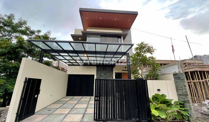 RUMAH MEWAH 2 LANTAI KONTEMPORER MODERN KUALITAS PREMIUM DI SELATAN KAMPUS UII -  NGAGLIK SLEMAN 2 Lantai Rumah SHM Baru 1