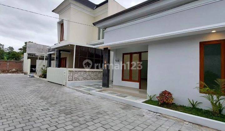 ISTIMEWA 
ISTIMEWA
ISTIMEWA

RUMAH BARU SIAP HUNI DENGAN KONTRUKSI ISTIMEWA DALAM PERUMAHAN DI DEKAT SD MODEL WEDOMARTANI SHM Rumah Baru Rumah SHM 1