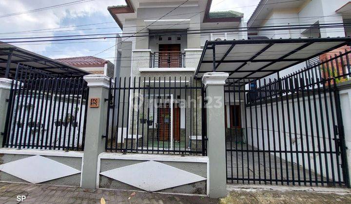 RUMAH MEWAH 2 LANTAI FULL FURNISHED DI KAWASAN PREMIUM DEKAT KE KAMPUS UGM DAN AL AZHAR 1