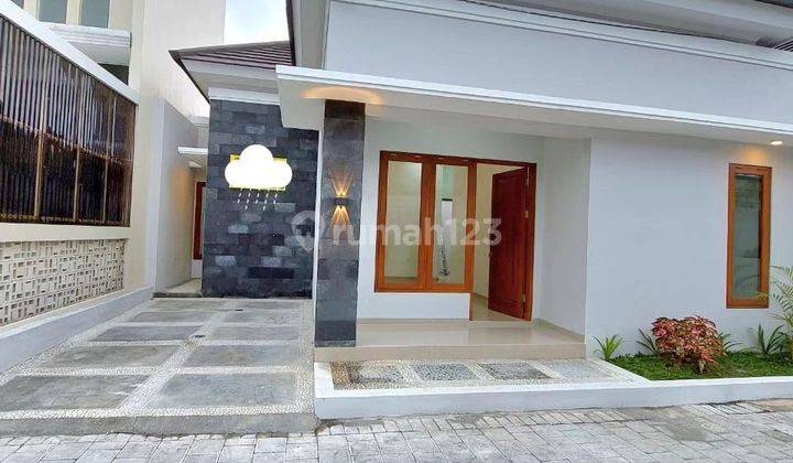 ISTIMEWA 
ISTIMEWA
ISTIMEWA

RUMAH BARU SIAP HUNI DENGAN KONTRUKSI ISTIMEWA DALAM PERUMAHAN DI DEKAT SD MODEL WEDOMARTANI

H 1