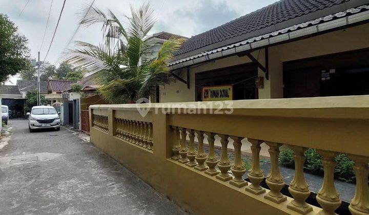 RUMAH CANTIK DENGAN TANAH LUAS HARGA MURAH DI SANTAN MAGUWOHARJO DEPOK SLEMAN DEKAT TRANSMA 1