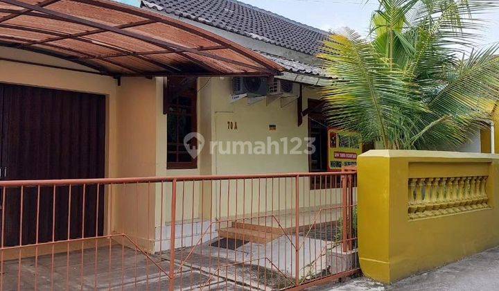 RUMAH CANTIK DENGAN TANAH LUAS HARGA MURAH DI SANTAN MAGUWOHARJO DEPOK SLEMAN DEKAT TRANSMA 2