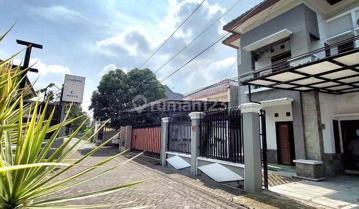 MEWAH MURAH
MEWAH MURAH
MEWAH MURAH

RUMAH MEWAH 2 LANTAI FULL FURNISHED DI KAWASAN PREMIUM DEKAT KE KAMPUS UGM DAN AL AZHAR Bagus Rumah SHM Utara Bagus SHM Rumah 2