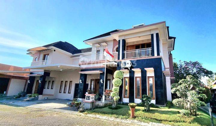 RUMAH MEWAH LUX 2 LANTAI DENGAN PRIVAT POOL DALAM PERUMAHAN ELITE DI TEGALREJO KODYA DEKAT 2 Lantai Rumah SHM Bagus 1