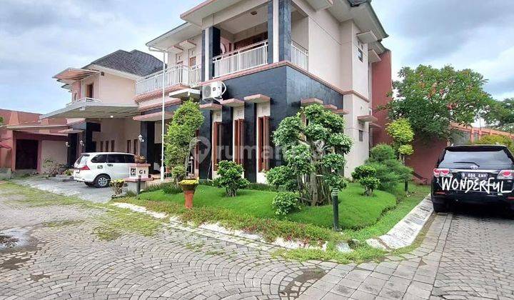 RUMAH MEWAH LUX 2 LANTAI DENGAN PRIVAT POOL DALAM PERUMAHAN ELITE DI TEGALREJO KODYA DEKAT MALIOBORO Rumah HGB 2 Lantai Bagus 2 Lantai Rumah HGB Bagus 2