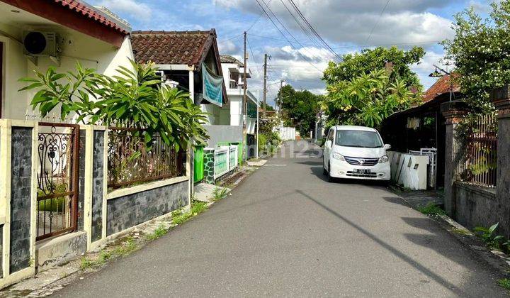 Rumah Mewah Baru Dengan Kolam Renang Gaya Bali di Baciro Dekat RS Bethesda dan UKDW 2 Lantai Rumah SHM Bagus