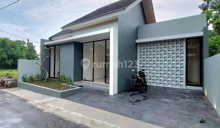 RUMAH BARU CANTIK MINIMALIS MODERN KEKINIAN DI JALAN KALIURANG KM 13 SUKOHARJO NGAGLIK SLEMAN di Jalan kaliuran  km 13 Rumah Baru SHM 1