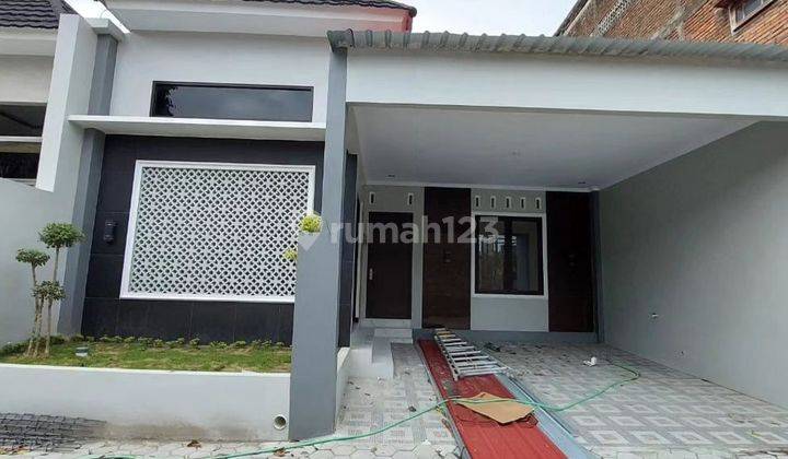 RUMAH BARU MEWAH TANAH LUAS DENGAN TATA RUANG LEGA DAN NYAMAN DI  DEKAT  jJOGJABAY MAGOWOHARJO 2