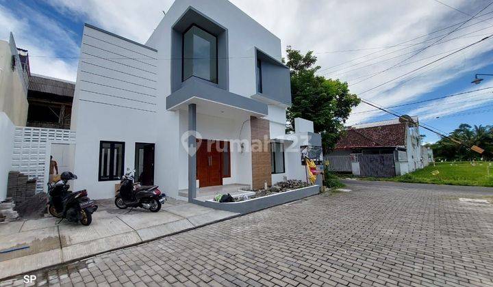 RUMAH MEWAH 2 LANTAI BARU DALAM PERUMAHAN DI JALAN KALIURANG KM. 9.5 NGAGLIK SLEMAN 2 Lantai Rumah SHM Bagus 2 Lantai Rumah SHM Bagus 1