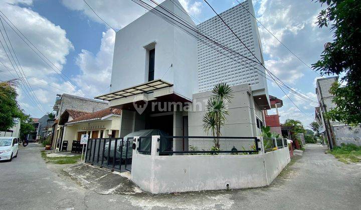 RUMAH SEMI FURNISHED 2 LANTAI & ROOFTOP DALAM RINGROAD DI PELEM MULONG BANGUNTAPAN BANTUL 1