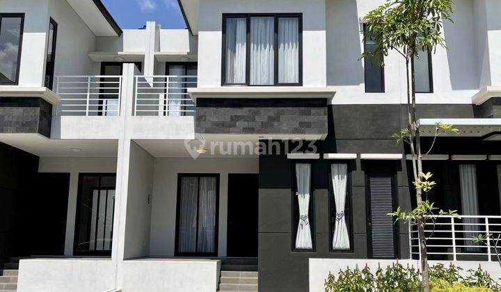 Rumah Baru Dalam Perumahan Elit Hyarta Dengan Lokasi Strategis

L 2