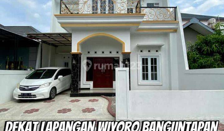 RUMAH MEWAH KLASIK MODERN 2 LANTAI STRATEGIS TEPI JALAN DI NGIPIK BANGUNTAPAN BANTU 2