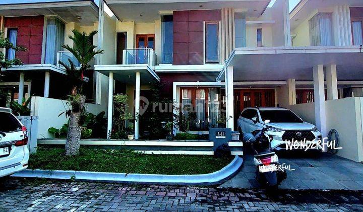 Rumah LUX MEWAH 2 LANTAI dalam Komplek PERUMAHAN ELITE BALE MULIA dekat RSA UGM Yogyakarta. 2 Lantai Rumah HGB Bagus Selatan 1