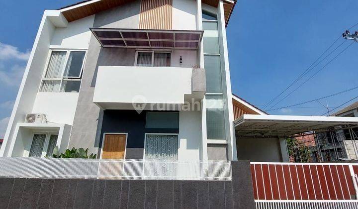 RUMAH MEWAH MODERN SCANDINAVIAN 2 LANTAI PREMIUM DI PERUMAHAN JAMBON TENGAH TOWN HOUSE DI DEKAT WISATA SKE 2