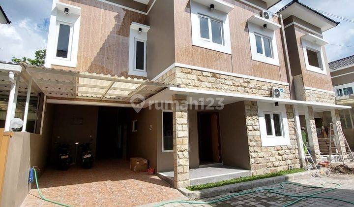 RUMAH BARU SIAP HUNI 2 LANTAI MEWAH LUX DI PERUMAHAN BUMI SENTOSA JALAN KALIURANG KM 13 DEKAT UII DAN SPBU MINDI NGAGLIK SLEMAN di Jalan kaliurang km 13 1