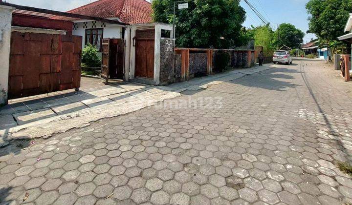 RUMAH ETNIK KLASIK JATI DENGAN TANAH LUAS DI NOGOTIRTO GAMPING SLEMAN DEKAT KE PUSAT KOTA JOGJA

Harga:  3,5 Milyar [Nego]
----------------------------------------
Legalitas : SHM IMB

AKSES MUDAH SIMPANGAN
DALAM RINGROAD
l: 1