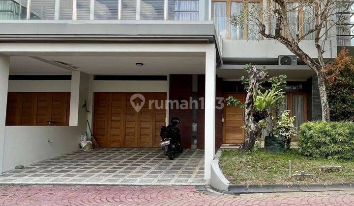 Rumah Mewah Full Furniture Dalam Perumahan Elit di JL Palagan Dekat Sleman City Hall

Luas Tanah : 278 m2
Luas Bangunan : 250 m2
Jumlah Lantai : 2
Kamar Tidur : 4 + 1
Kamar Mandi : 4 + 1

Ruang tamu, ruang keluarga, ruang makan
dapur, garasi 1 mobil, carp 1