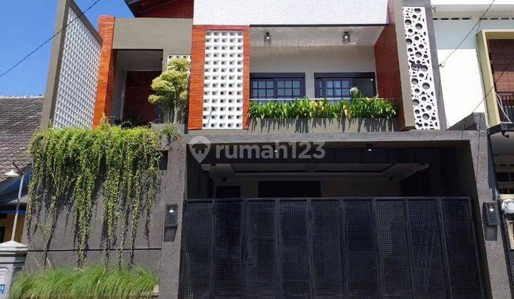 

RUMAH MEWAH LUX EKLUSIF 2 LANTAI - STRATEGIS DI DEKAT JOGJABAY WEDOMARTANI NGEMPLAK SLEMAN
  2