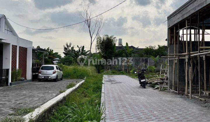 Rumah Baru di JL Kaliurang Km 7 Dekat UGM dan Pasar Kolombo

 2