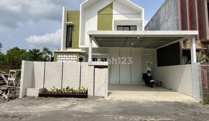 Rumah Baru Dalam Cluster di Wedomartani Dekat Sekolah Budi Mulia JL Tajem

 2