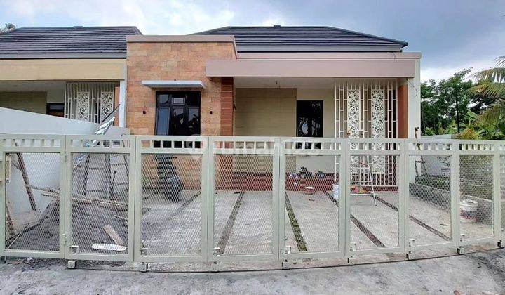 RUMAH BARU MINIMALIS MODERN HOOK DI JALAN KALIURANG KM.12 NGAGLIK SLEMAN DEKAT PONDOK PANDANARAN

 1