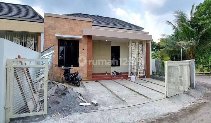 RUMAH BARU MINIMALIS MODERN HOOK DI JALAN KALIURANG KM.12 NGAGLIK SLEMAN DEKAT PONDOK PANDANARAN

 2