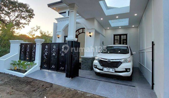 Rumah Baru Desain Klasik Mediterania Dekat UII JL Kaliurang Km 13

 2