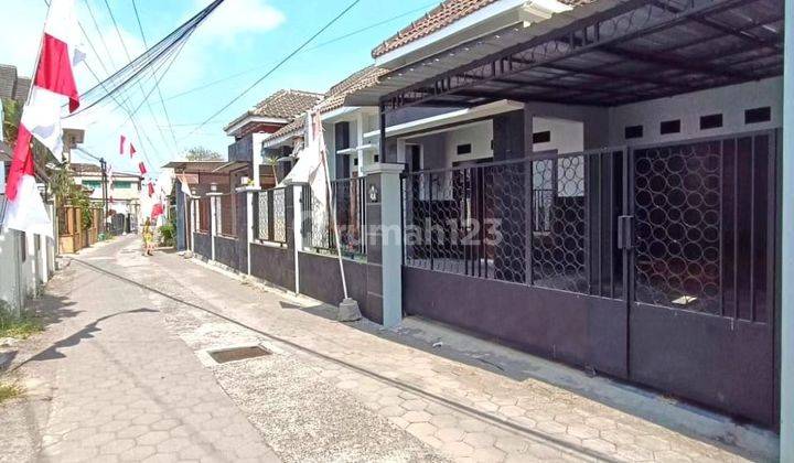 RUMAH STRATEGIS DENGAN TANAH LUAS DAN NYAMAN DI JALAN PALAGAN DEKAT MONJALI MLATI SLEMAN

 2