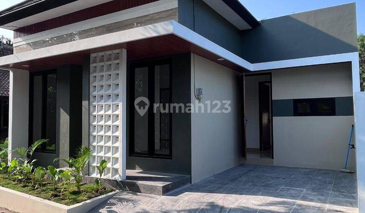 Rumah Cantik Limasan Modern Dekat Pusat Kerajinan Manding Selatan Kampus Isi Yogyakarta
 1