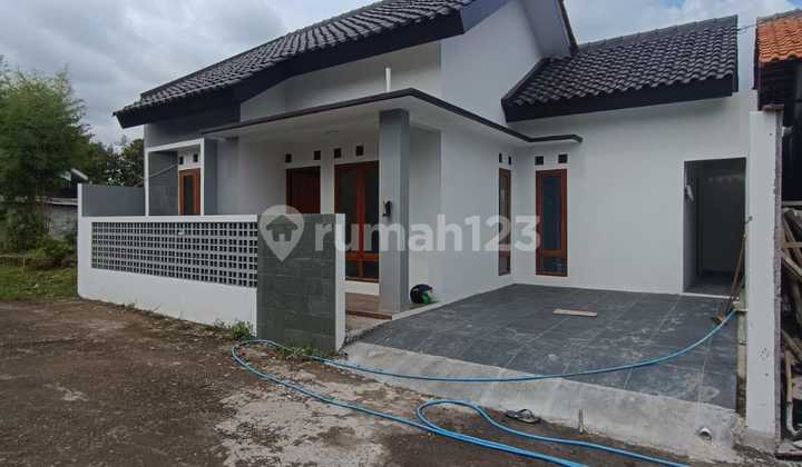 Rumah Baru Fresh Cantik - Harga Ekonomis Siap Huni Di Catur Harjo Sleman Dekat Ibarbo Park Sleman Lokasi:caturharjo, Slema Rumah Baru Fresh Cantik - Harga Ekonomis Siap Huni Di Catur Harjo Sleman Dekat Ibarbo Park Sleman Lokasi:caturharjo, Slema
