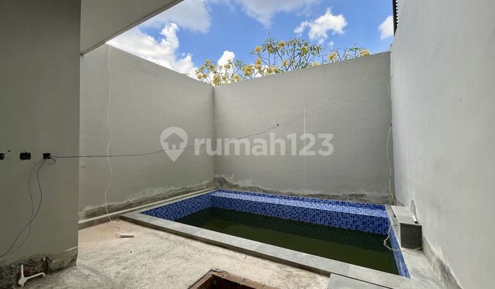 Rumah 4 Lantai Dengan Kolamm Renang di Demangan Caturtunggal Dekat UNY dan Amplaz

 2