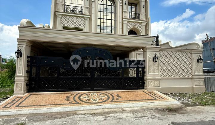 Rumah Megah 3 Lantai American Clasic Modern Ala Sultan Di Banyuraden Gamping Sleman Dekat Al Azhar New [dalam Ringroad Barat]harga: 8,4 Milyar (nego) ----------------------------------------legalitas: Shm Pbgakses Jalan Aspal Lebarakses Mudah 100 Meter Da