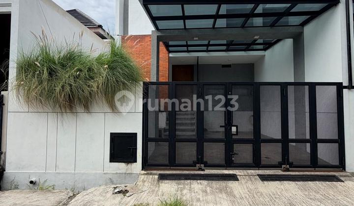 Beautiful Luxury Cafe-Style Aesthetic Fully Furnished House on Jalan Kaliurang Km. 13 Near Pasar JangkangPrice: 1.18 Billion [ Negotiable ]-------------------------------------------Legality: SHM Pbg*Area Magnet:*Near SMA N 1 NgaglikNear UII Campus