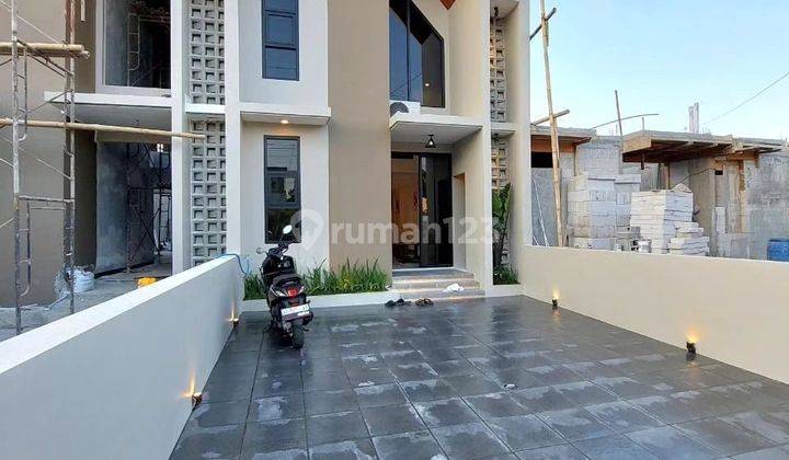 Rumah Mewah 2 Lantai Scandinavian Kekinian - Harga Murah Di Timur Pasar Gentan - Jalan Kaliurang Km 9 Ngaglik Sleman 

 1