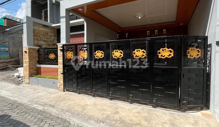 Rumah Baru Modern Dengan Tanah Luas Dan Tata Ruang Sangat Lega Di Dekat Sd Model Wedomartani Ngemplak Sleman