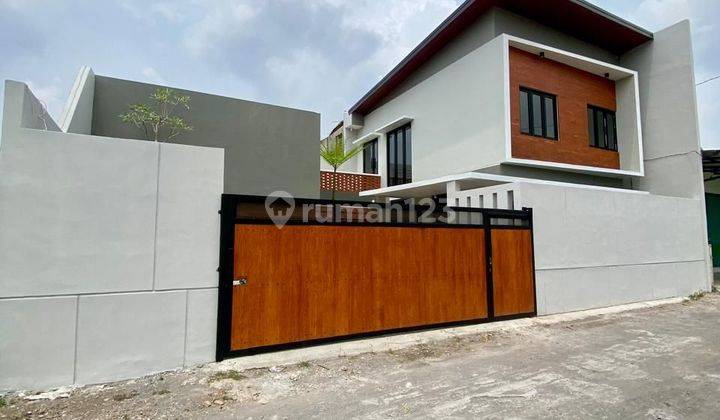 Rumah Baru Mewah 2 Lantai Modern Estetik Di Jalan Kaliurang Km 8.5 Sinduharjo Ngaglik Sleman

 2