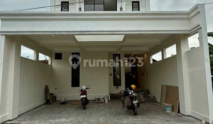 Rumah Mewah Desaign American Classic 2 Lantai Full Furnished Di Maguwoharjo Depok Sleman 3.62'