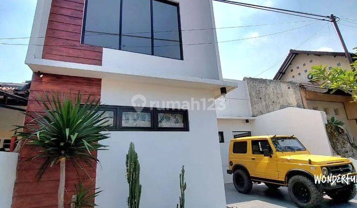 Rumah Baru Cantik Fully Furnished Scandinavian Dalam Perumahan Di Condong Catur Dekat Pakuwon Mall

 2