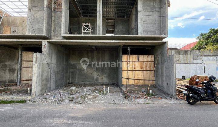 Rumah Mewah 2 Lantai Kontemporer Modern - Full Furnished Di Dekat Tugu Jogja Harga: 1,98 Milya