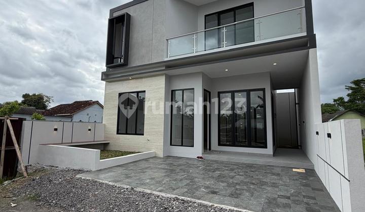 New Luxurious Contemporary Modern 2-Story House in a 6-Unit Cluster in Maguwoharjo, Depok, Sleman, Near Stan Market 2