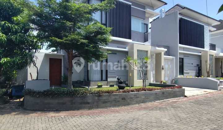 Strategic Luxury 2-Story Exclusive Home in Elite 24-Hour Security Housing on Palagan Road Near Hyatt Hotelwide road accessone gate systemprice: 2.3 Billion [negotiable]legal status: SHM IMBarea appeal:near Hyatt Hotel 2