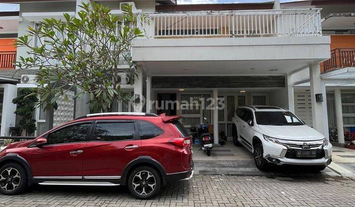 Rumah Mewah 2 Lantai Full Furnishet Dalam Perumahan Elite Securty 24 Jam Di Dekat Jomborĺ--
dekat Rsa. Ugm
dekat Kampus Utt  1