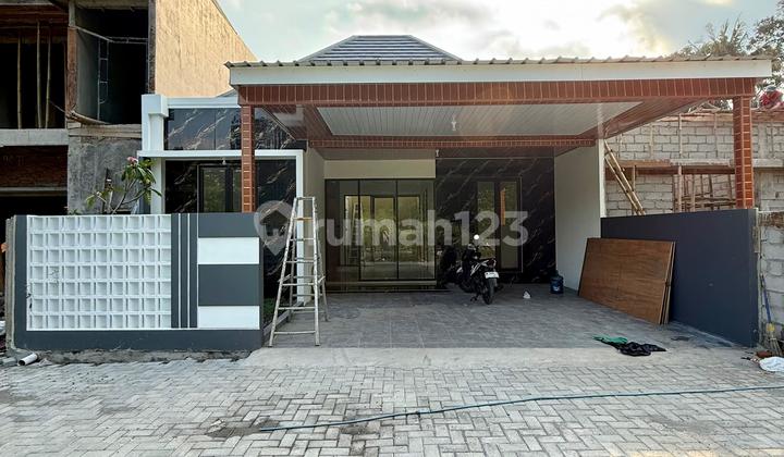 Rumah Mewah Limasan Midern - Tata Ruang Nyaman Di Pucangan Jalan Kaliurang Km 13 Ngemplak Sleman Dekat Pasar Jangkangharga: 775 Juta [ Nego ]----------------------------------------legalitas: Shm Pbgmaghnet Kawasan:--------------------------------dekat Ka 2