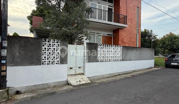 Istimewarumah Mewah 2 Lantai Industrial Modern di Cupuwatu Purwomartani Kalasan Sleman Dekat Exit Tol Kalasan