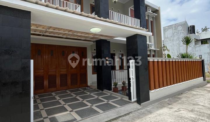 Rumah 2 Lantai Mewah Modern Dalam Komplek Perumahan yang Nyaman di Jalan Kaliurang Km. 10 Ngaglik Sleman Yogyakarta. Rumah 2 Lantai Mewah Modern Dalam Komplek Perumahan yang Nyaman di Jalan Kaliurang Km. 10 Ngaglik Sleman Yogyakarta.