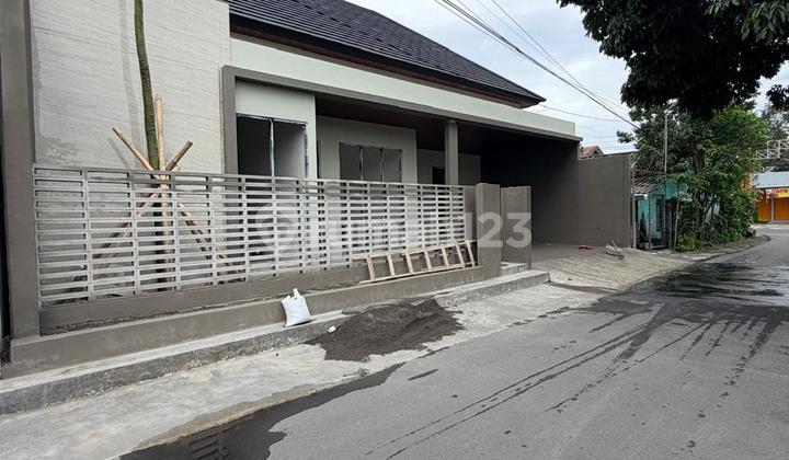 Istimewa Strategis‼️Rumah Baru Mewah Limasan Modern dengan Tanah Luas dan Tata Ruang Lega di Purwomartani Kalasan Slemanwalayan Pamela 7Lokasi: Purwomartani, Kalasan Sleman