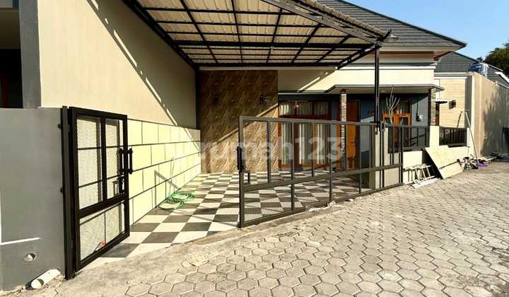 Rumah Mewah Limasan Modern Dengan Tata Ruang Nyaman Lega Di Jalan Kaliurang Km 13 Ngemplak Sleman*unit Kavling D2* Pondok Indah Residence 1 Akses Mudah Dan Lebarfree:bbn Dan Notarispagar Dan Kanopifree Kordenharga: 765 Juta [ Nego ]-----------------------